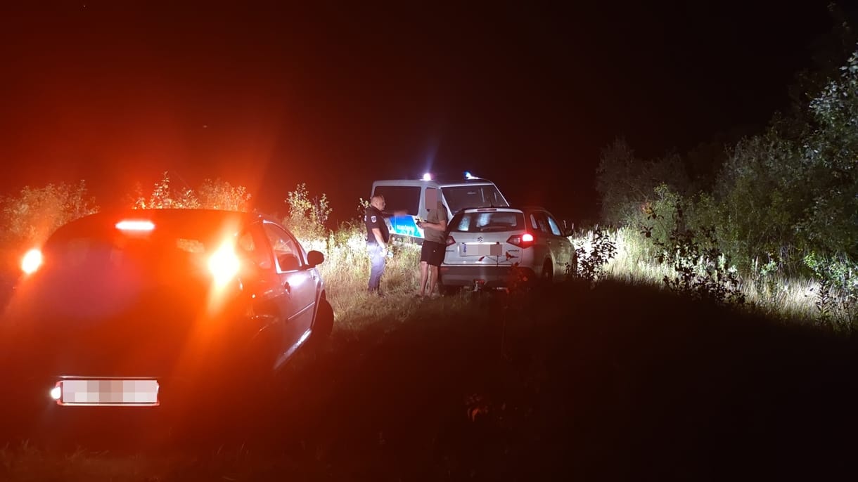 Közúti terelés miatt tévedt el órákra a tanyavilágban egy autós
