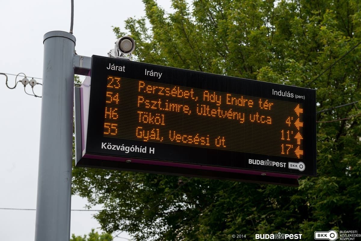 Újdonságot tesznek fel a Futár-kijelzőkre