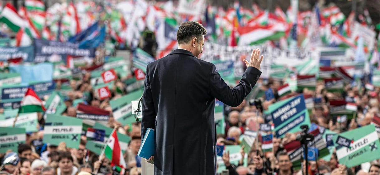 Ha a CIA a magyar ellenzéket támogatná, azt nem lehetne összeollózott újságcikkekkel leleplezni