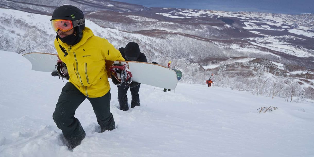 Lewis Hamilton snowboardosként sem tűnik nagyon bénának – videó