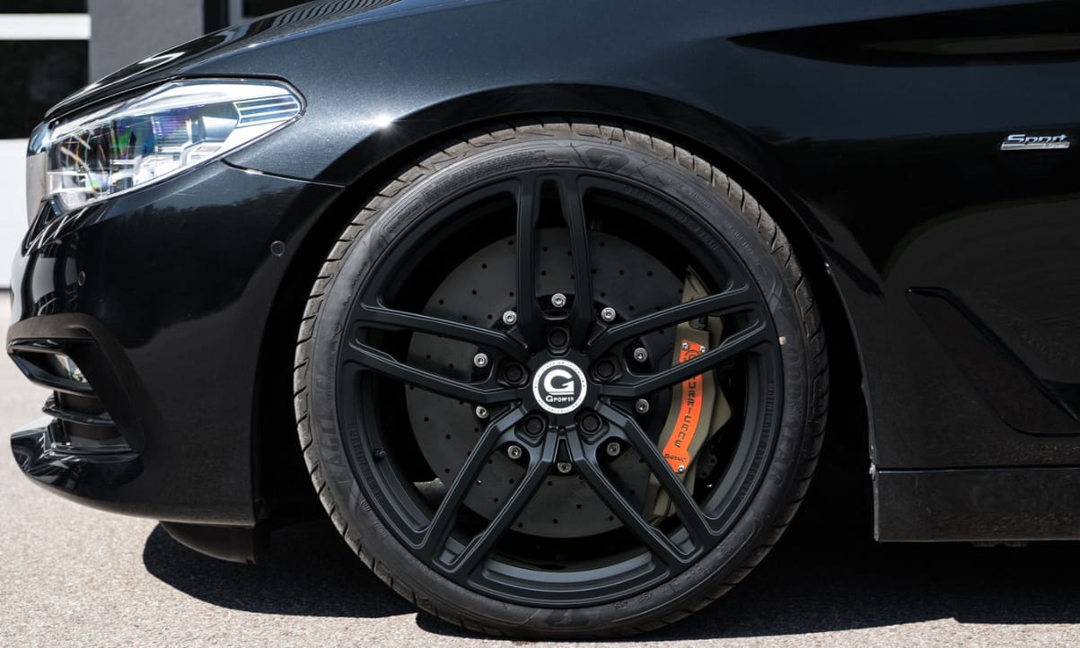 Halott a dízel? Ugyan, itt a 460 lóerős olajkályhás 5-ös BMW