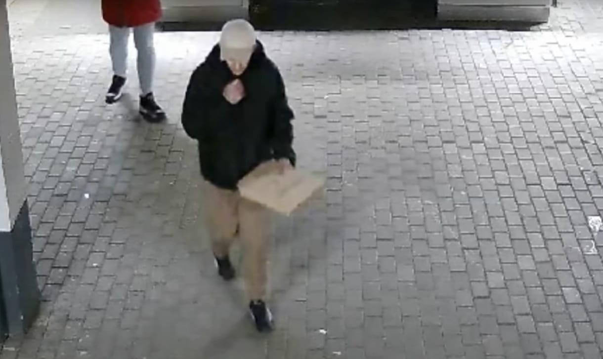 Ellopta egy ukrán menekült kutyáját és táskáit egy férfi, keresi a rendőrség – videó