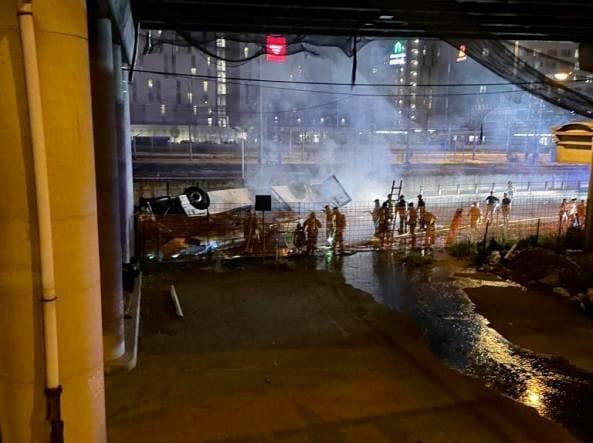 Legalább 21 halottja és 18 sérültje van a Velence közelében történt buszbalesetnek