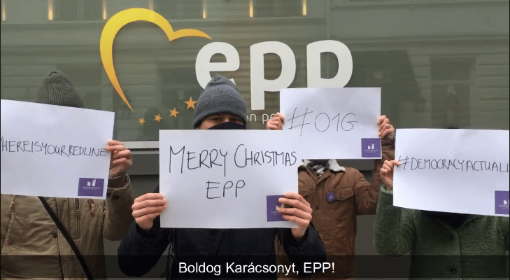 Meddig tűritek? - videóüzenetet küldött a Momentum Manfred Webernek