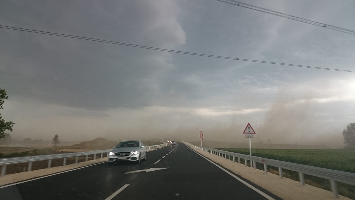 Komoly hőség lesz ma, de viharokra is figyelmeztetnek (térképek)