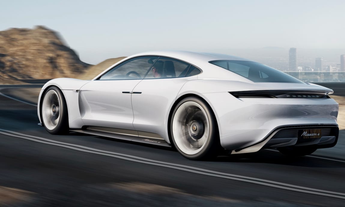 Ott virít a kipufogó az elektromos Porschén, de minek? – videó