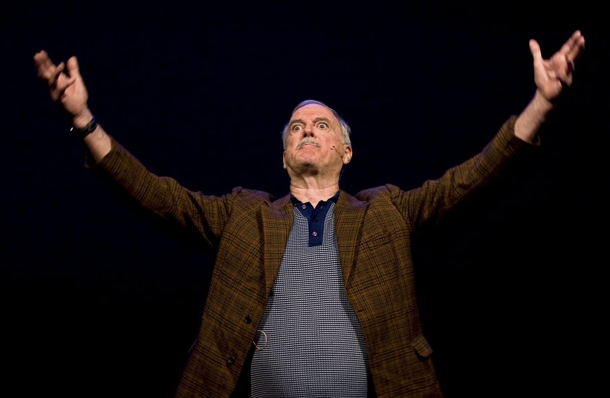 Vérig sértette a belgákat John Cleese