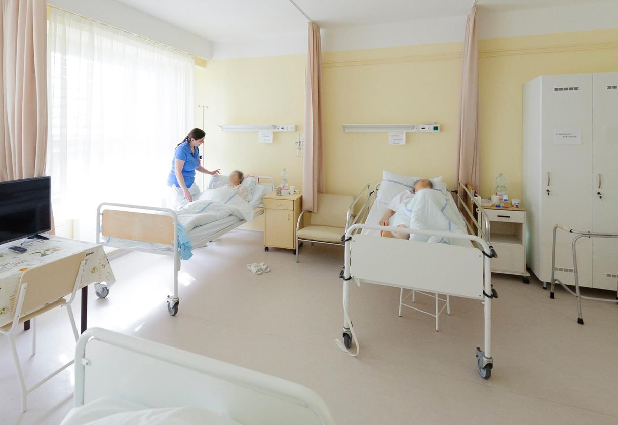 Döntött a kormány az egészségügyi szakdolgozók béremeléséről