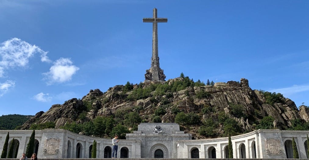 Csütörtökön kihantolják és elszállítják Franco maradványait