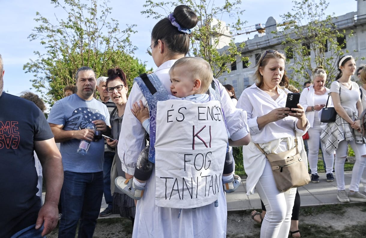 Az iskolai lövöldözés miatt lemondott a szerb oktatási miniszter