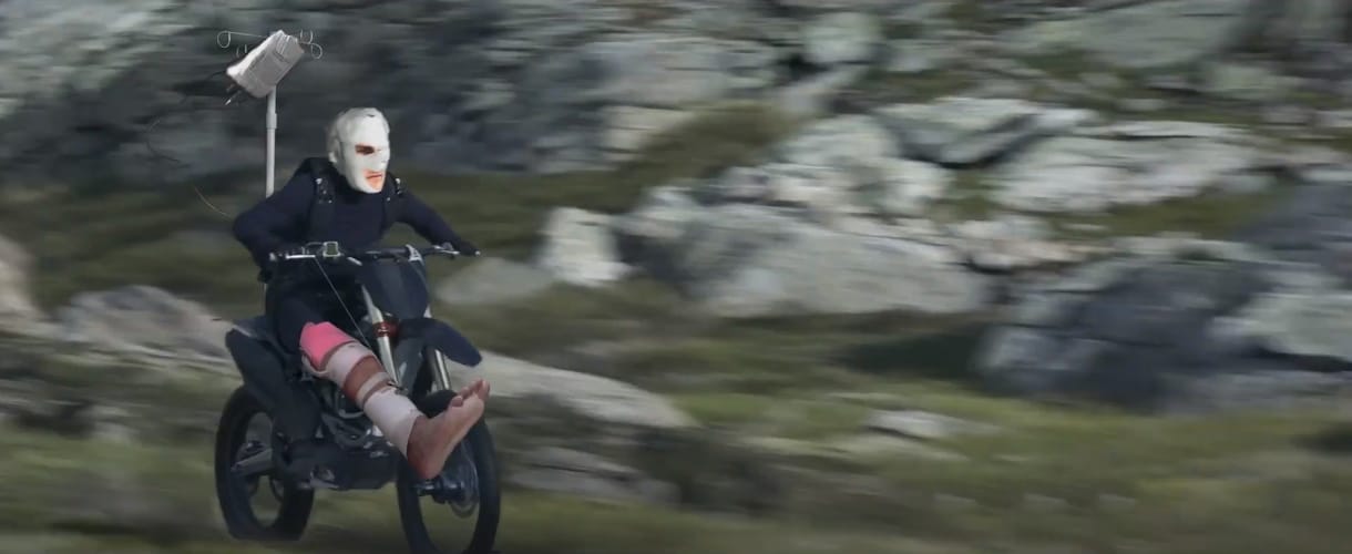 Tom Cruise nyakig gipszben: ilyen lenne a realista Mission Impossible