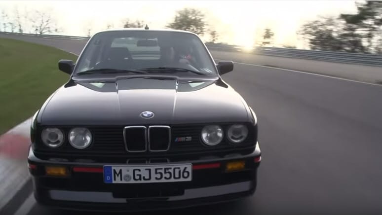 Ritkán hallani negyvenévnyi BMW M-es hangot így egymás után