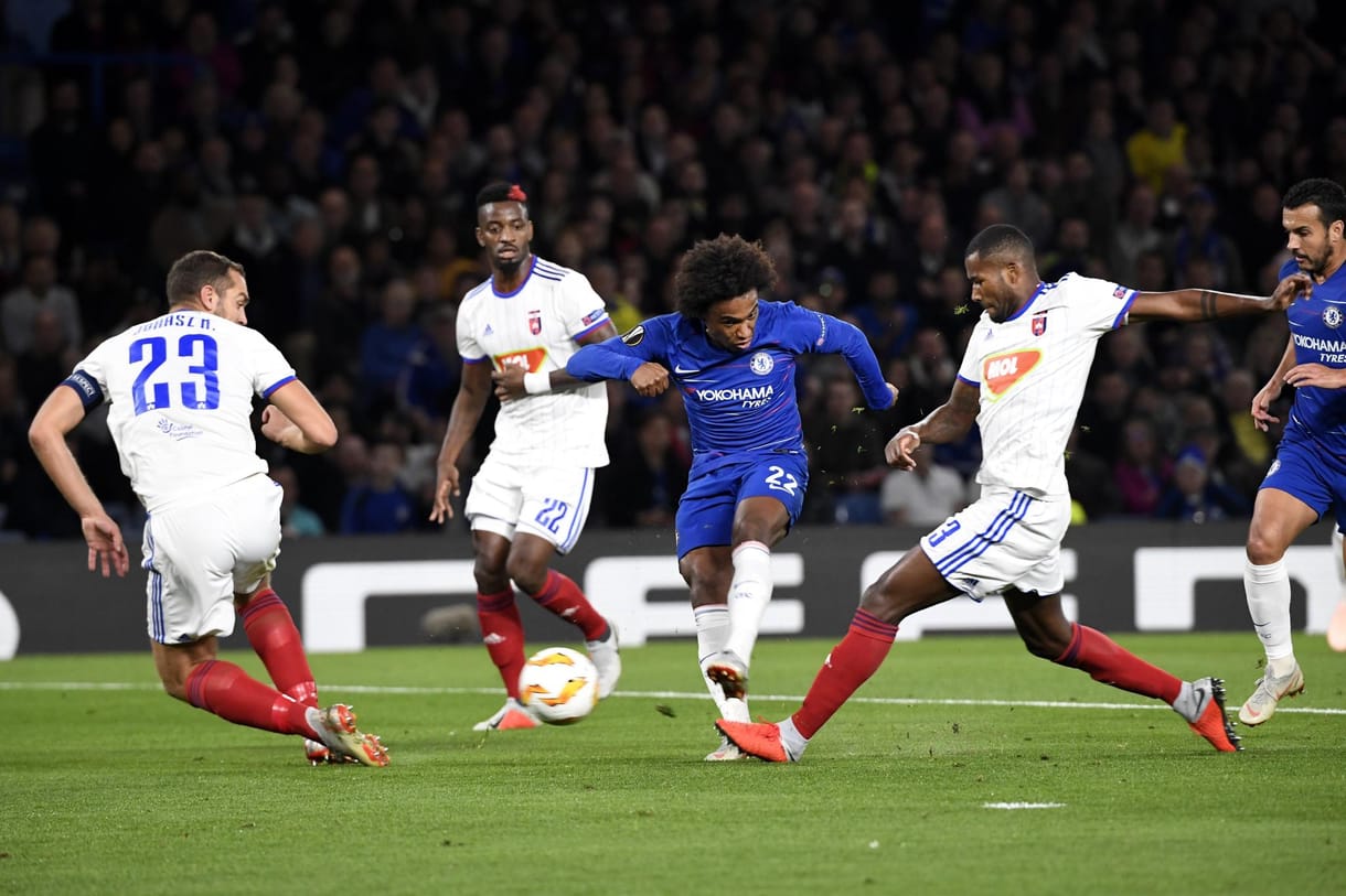 Chelsea-mezben nézné a helyszínen a Vidi-meccset? Nem fog menni