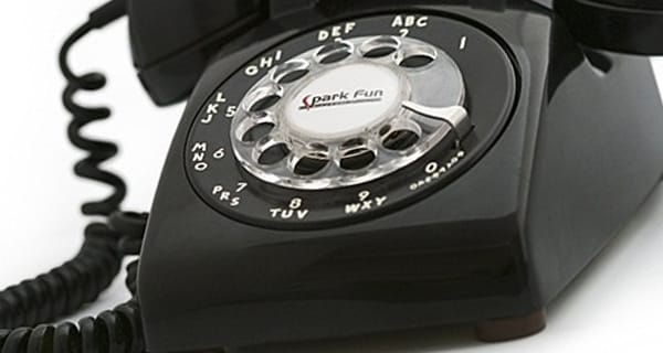 A nap kütyüje – bakelit telefonnal vezérelt Siri
