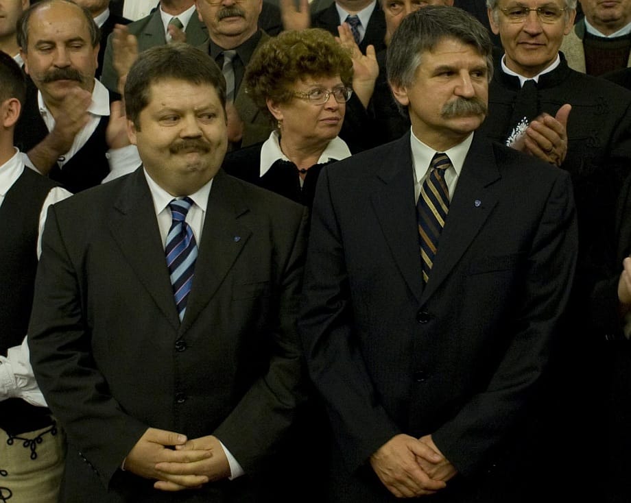 Kövér kiútja knesszetből