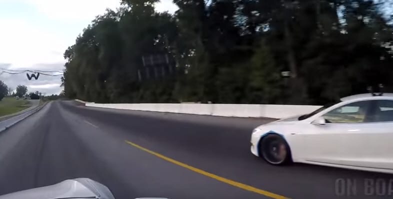 Tesla a Tesla ellen. Már csak ez a kérdés maradt - videó