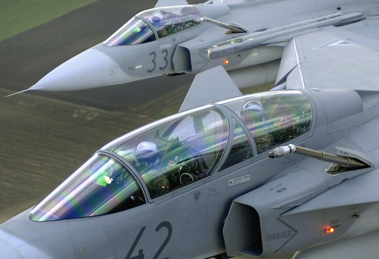 Riasztották a magyar Gripeneket egy néma londoni gép miatt