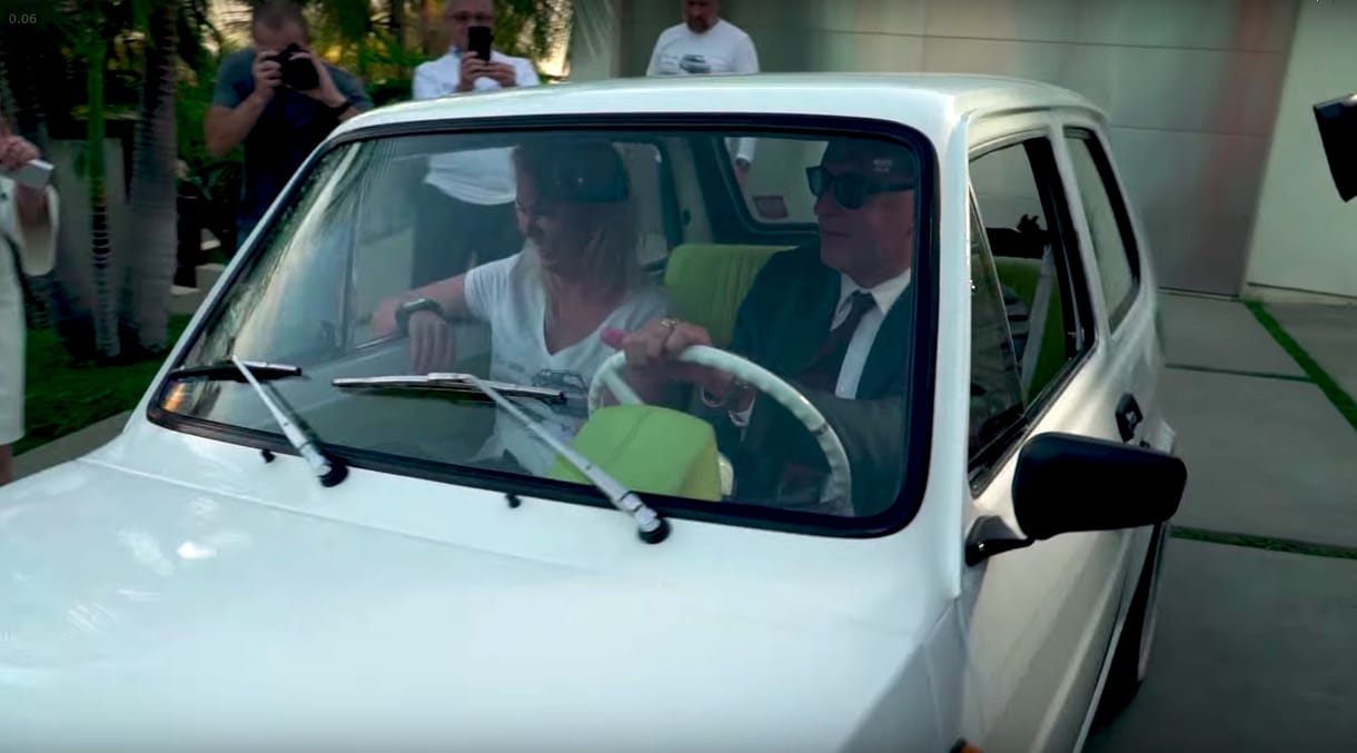 Így hajtotta meg az ajándék Kispolszkiját Tom Hanks – videó