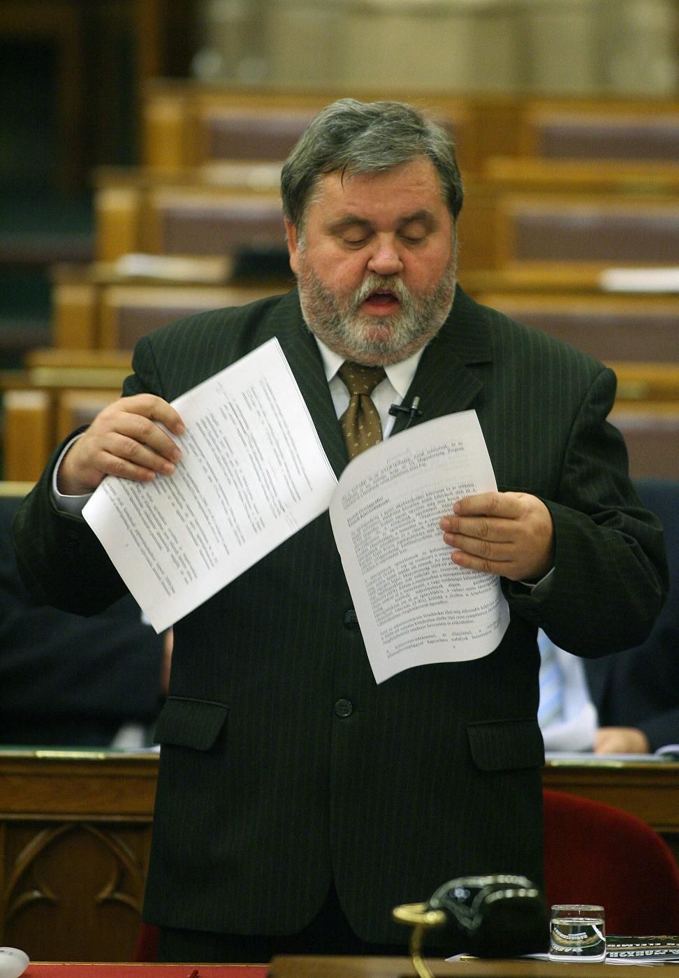MSZP-elnökhelyettes: Nem érdekel az alku, menjünk ki az emberek közé