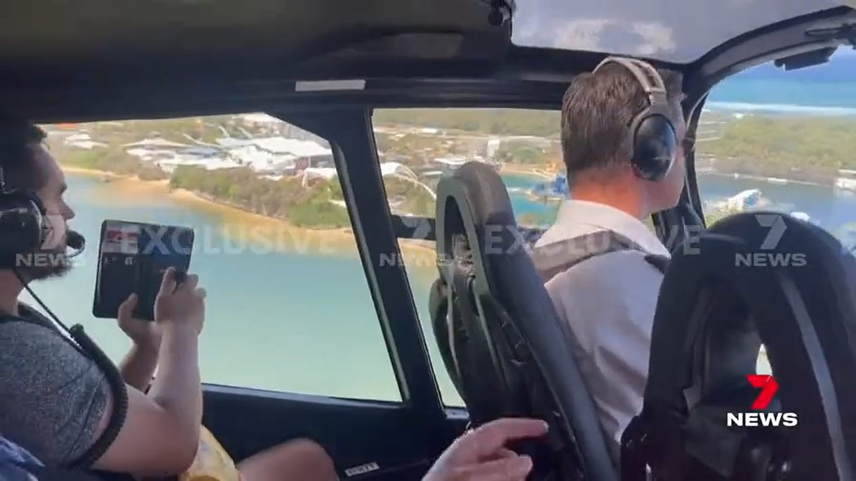 Felkavaró videó: A halálos baleset előtt egy utas próbálta figyelmeztetni a helikopter pilótáját
