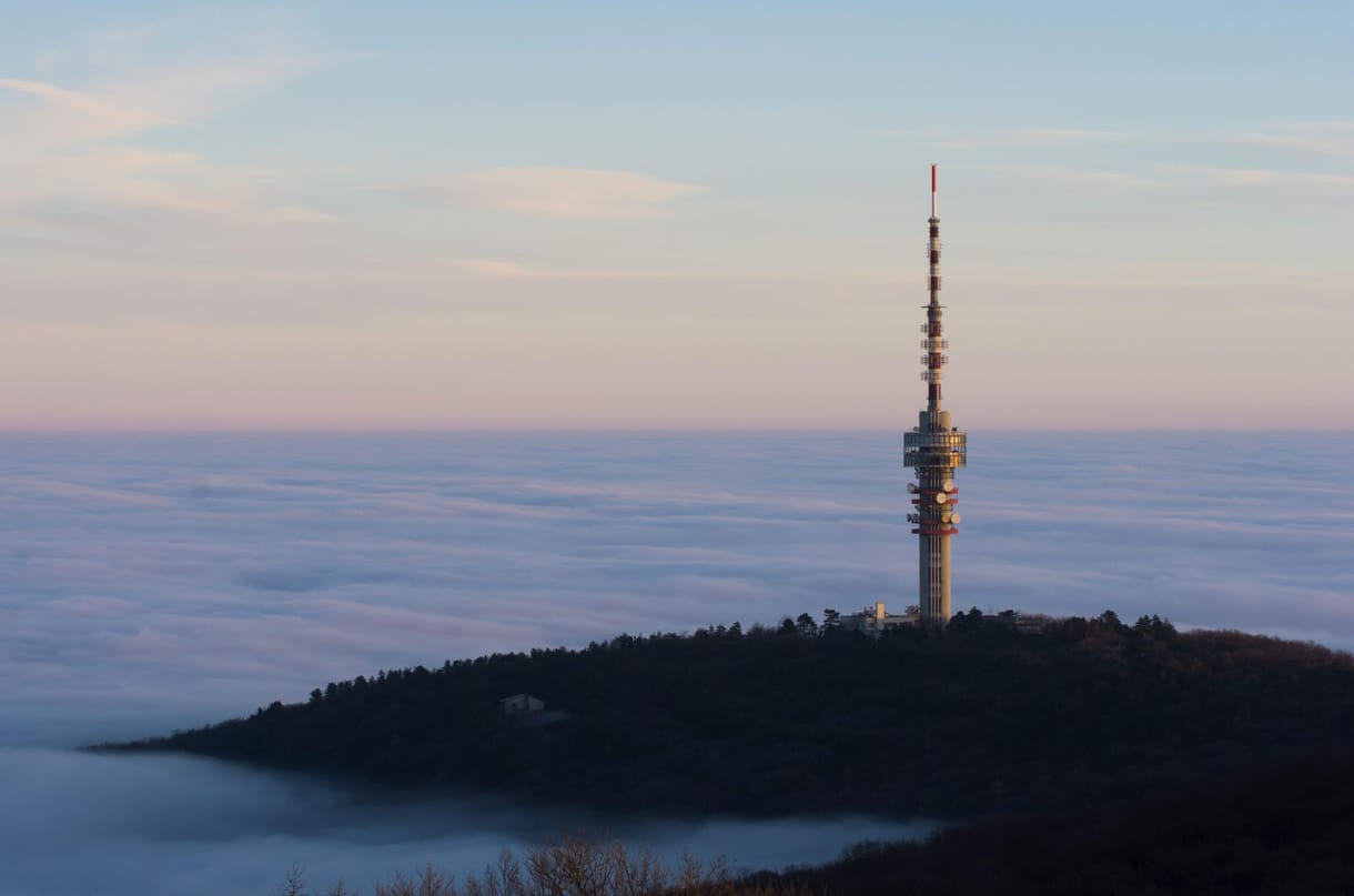 Fényárban fog úszni esténként a pécsi tévétorony, itt a látványvideó