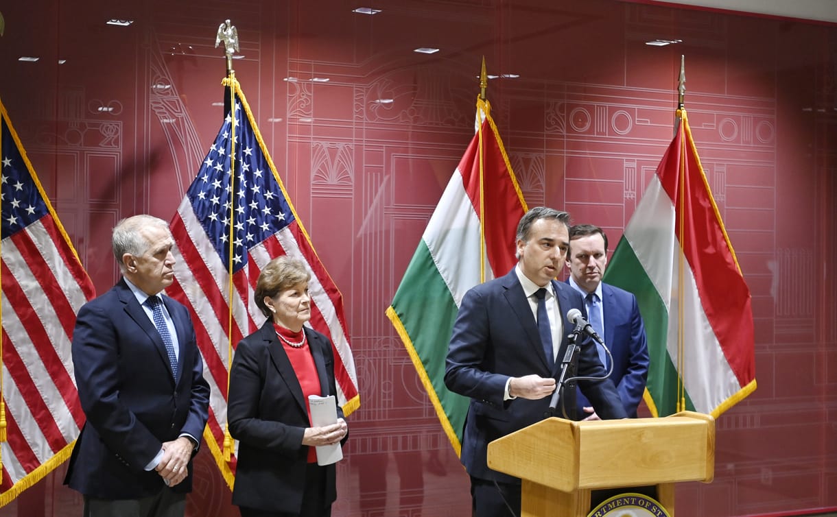 Nem akartak Orbánék szóba állni az amerikai szenátorokkal