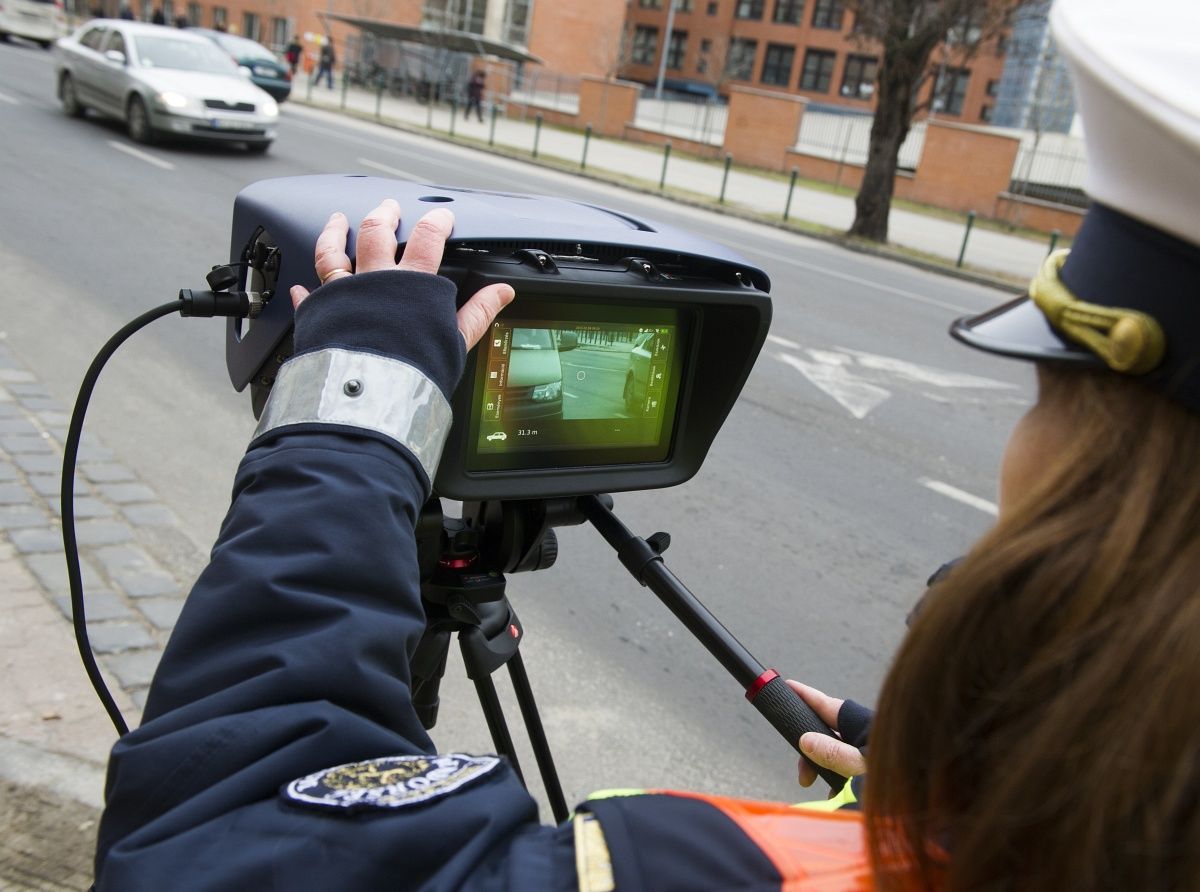 20 km/h-val sem ment, mégis megbüntették gyorshajtásért