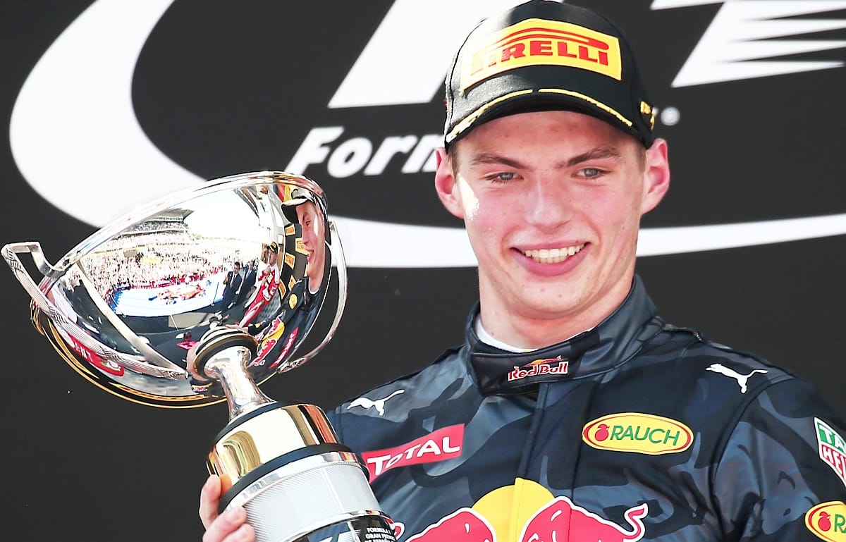 Eldőlt Max Verstappen sorsa a Red Bullnál