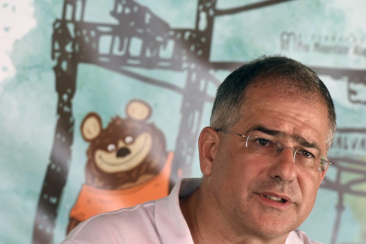 Az örökségi botrány óta bujkál Kósa, de egy utat azért avatott