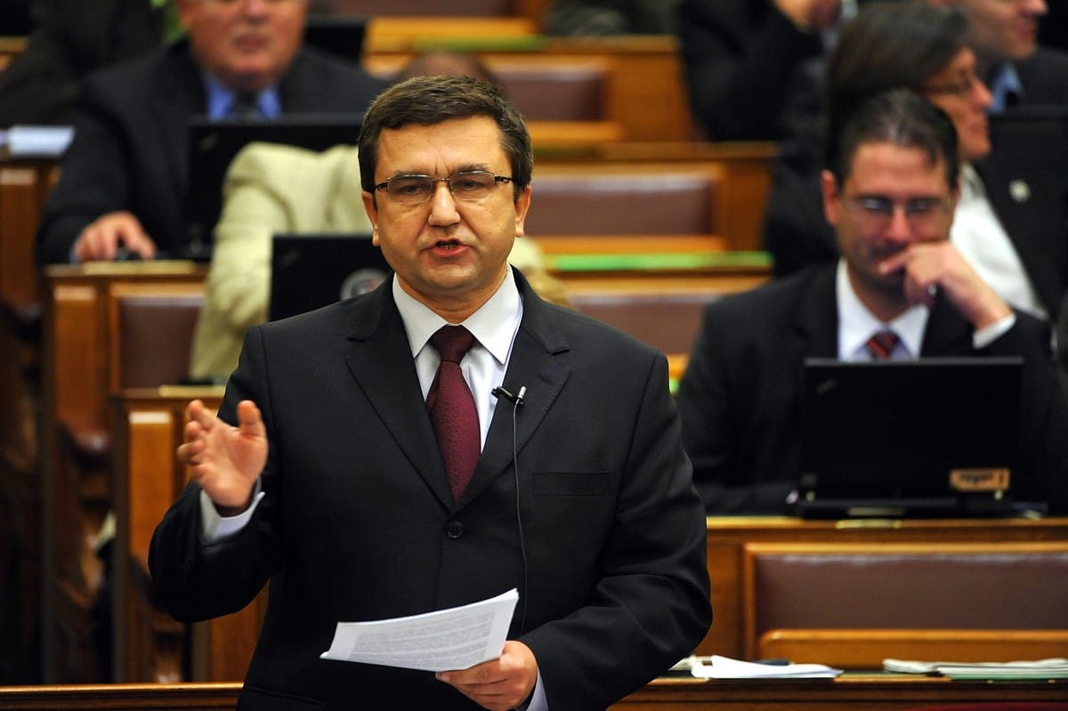Czomba néhány éven belül már megszüntetné a közfoglalkoztatást