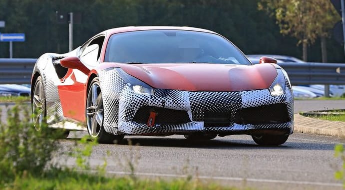 Utcára csak módjával, inkább versenyezni való a legújabb Ferrari