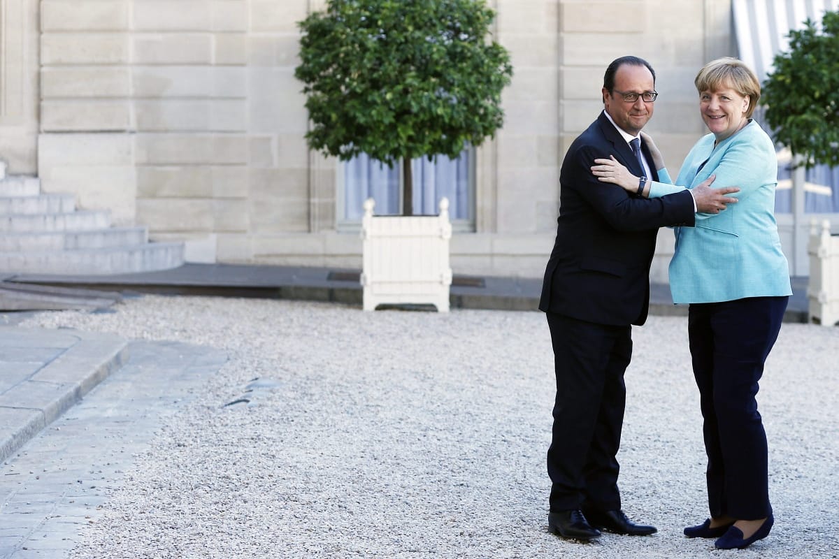 Merkel és Hollande olyat tesz, amire 1989 óta nem volt példa