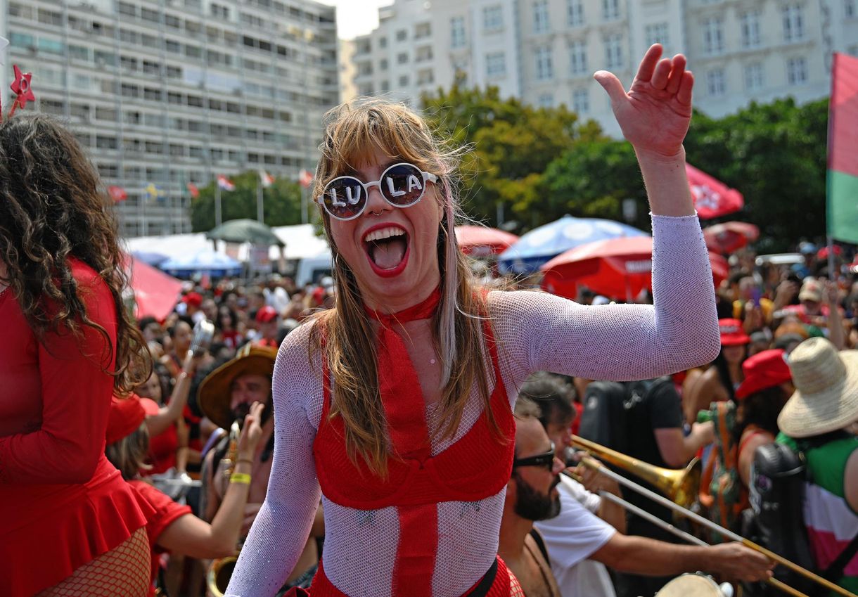 Steaket, sört és boldogságot ígér a régi-új brazil elnök