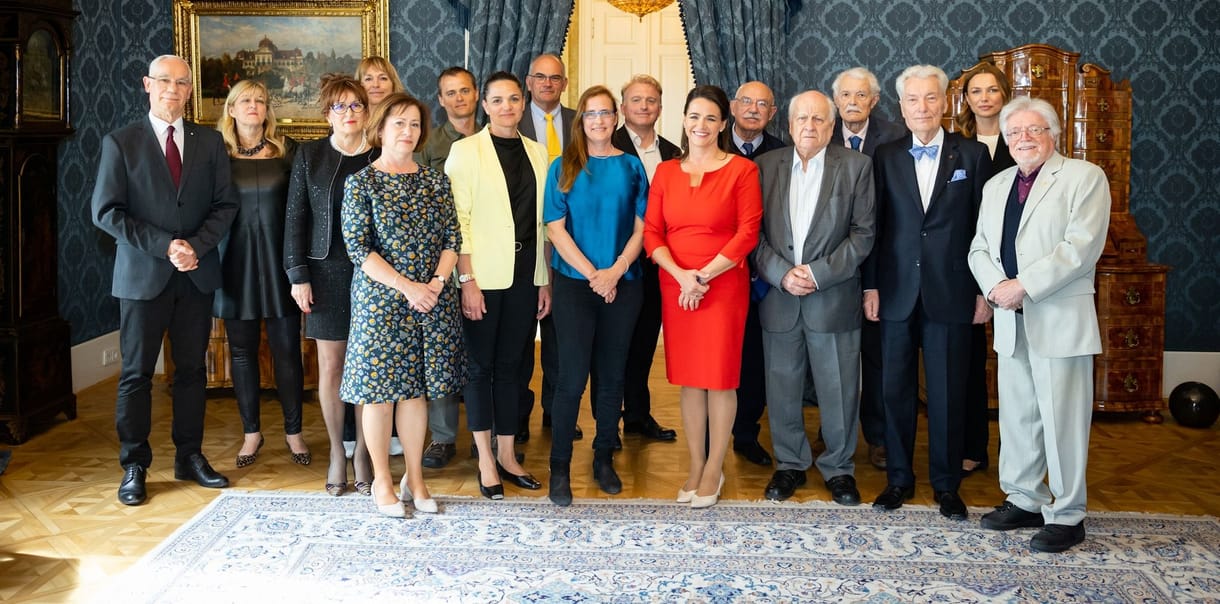 Itt a 16 kiválasztott, akikkel választ keres a magyarok gondjaira Novák Katalin