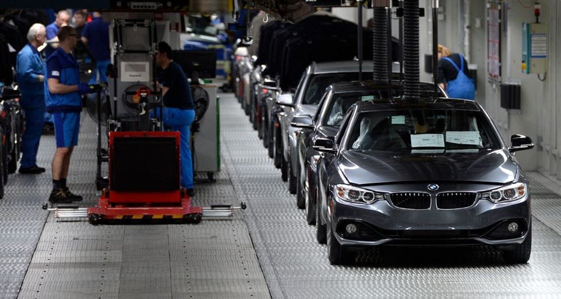 Felvették az első hét dolgozót a debreceni BMW-gyárba