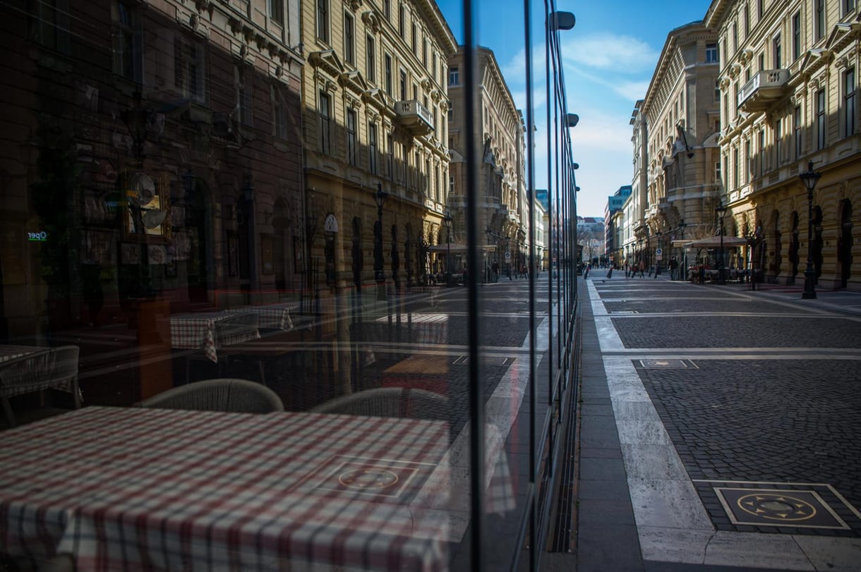 Egyre több szálloda és étterem áll le a turisták hiánya miatt