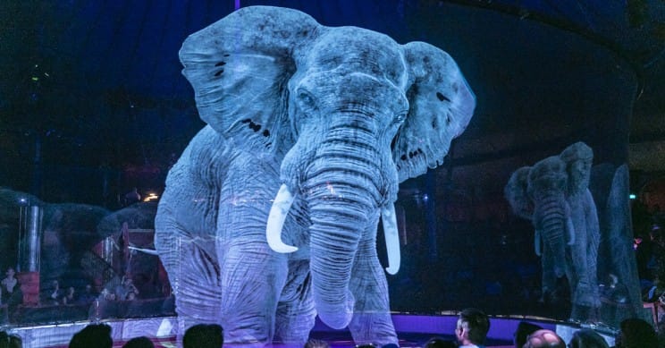 A hologramcirkuszban nem szenved az elefánt