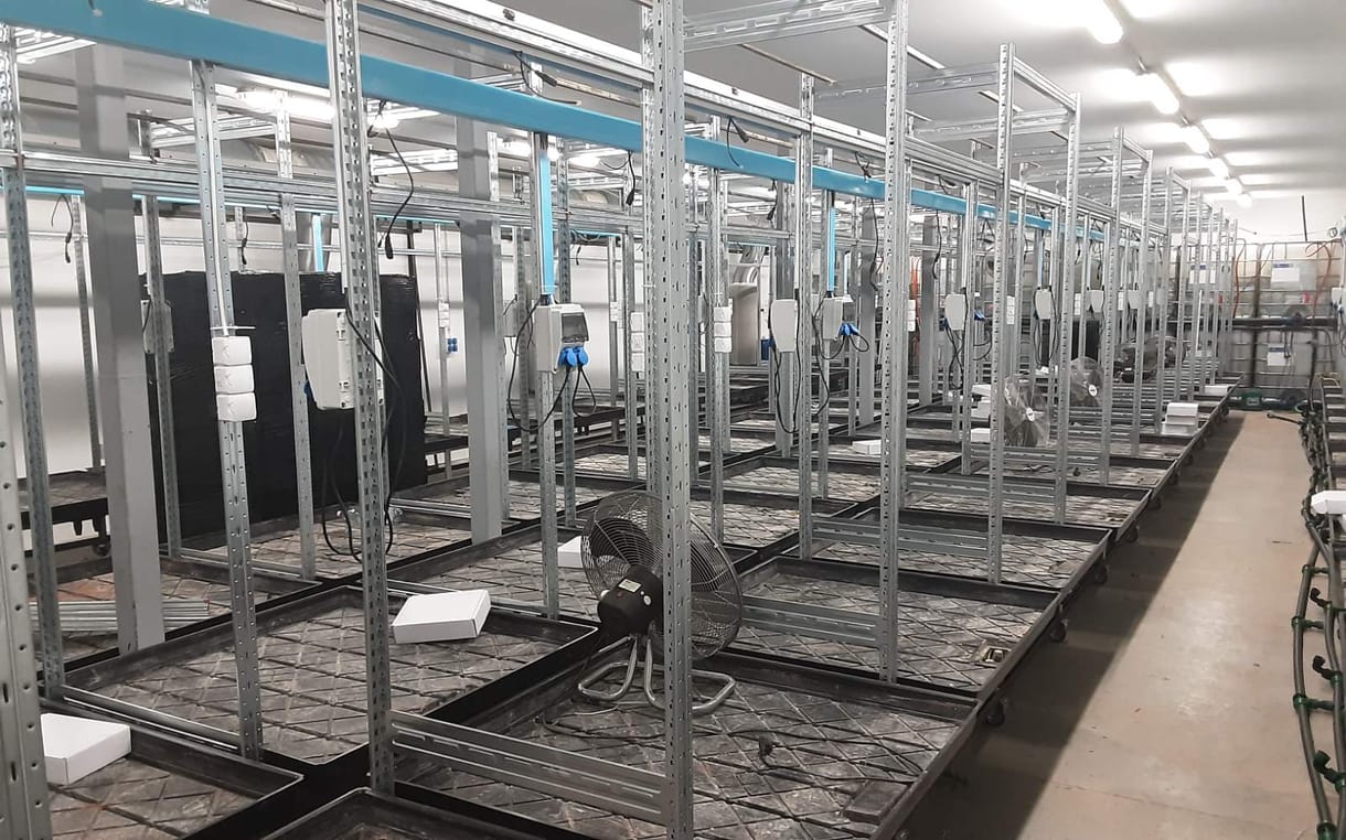 Külön lift szállította a kábítószert a kecskeméti high-tech droggyárban
