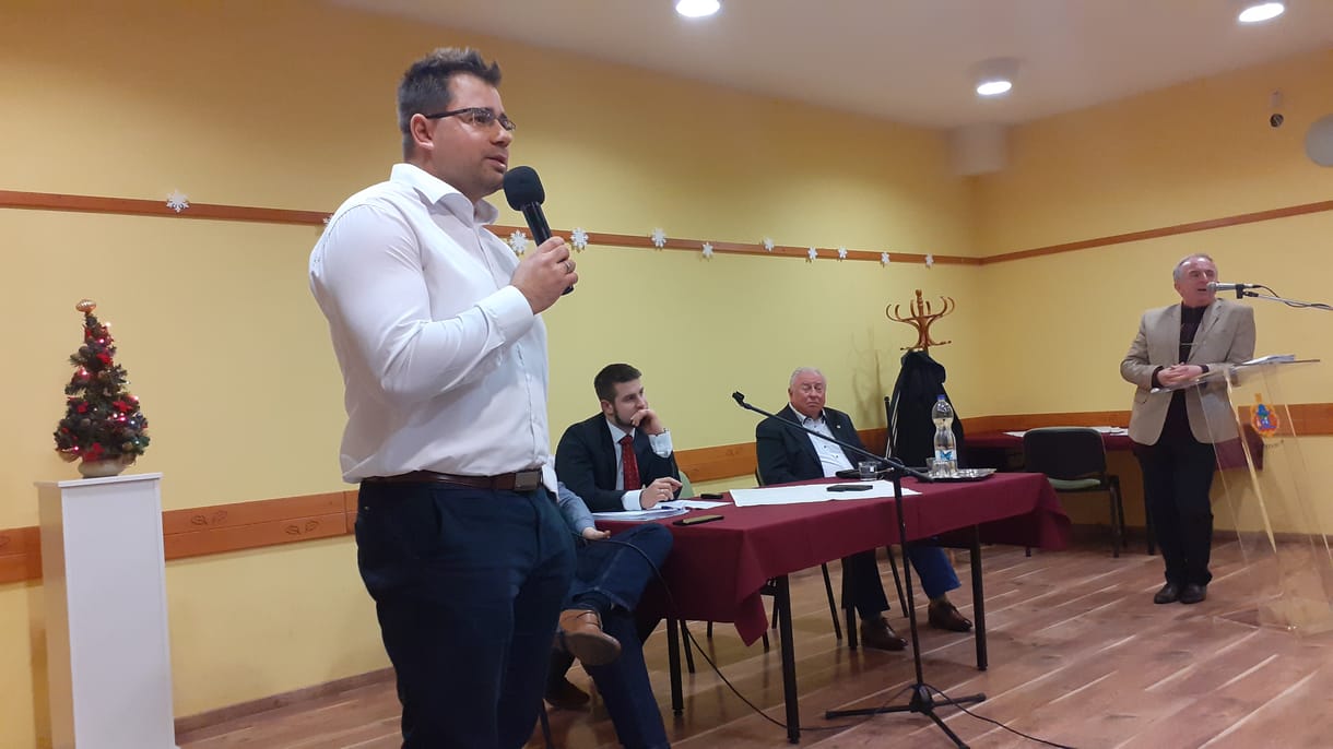 A közel egy éve letartóztatásban levő polgármester falujában sorra jönnek elő a további kényes ügyek