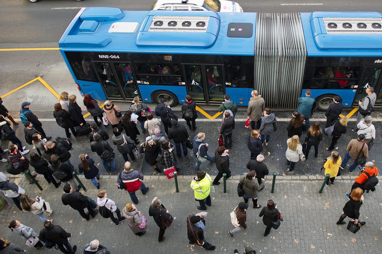 A csúcsra járatott klímákat nem bírják a buszok öreg motorjai