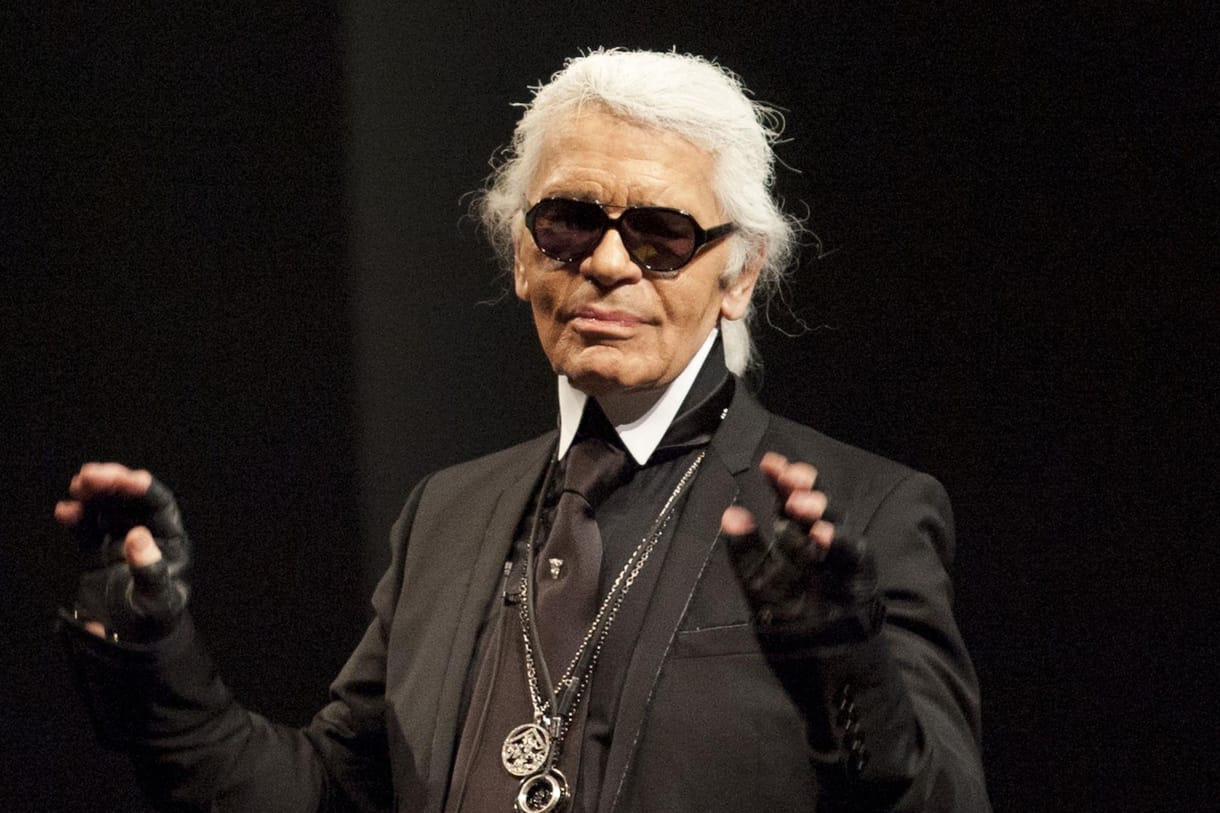 Életében is botrányos és megosztó volt, halála után sincs ez másképp Karl Lagerfelddel 