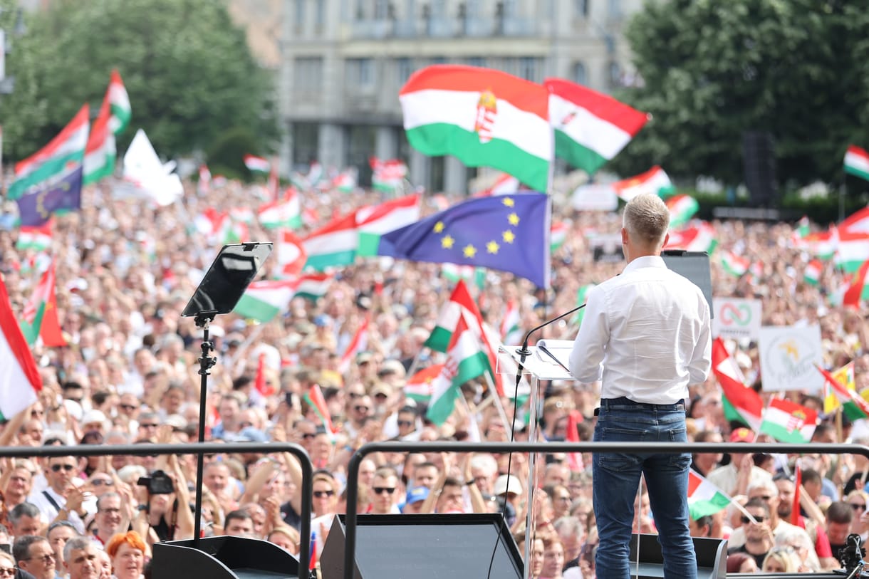 EU-pénzek, migráció, háborús szankciók – mit kezdene Magyar Péter pártja Brüsszelben?