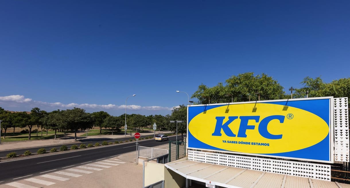 IKEA-nak álcázta magát a spanyol KFC, hogy megtalálják az emberek