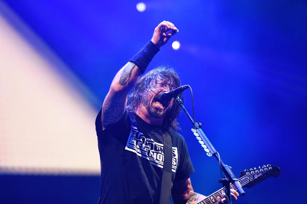 Dave Grohl elsírta magát a Foo Fighters dobosának emlékkoncertjén