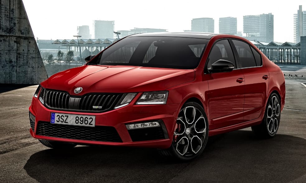 Jön az új Skoda Octavia és visszakapja a klasszikus lámpákat