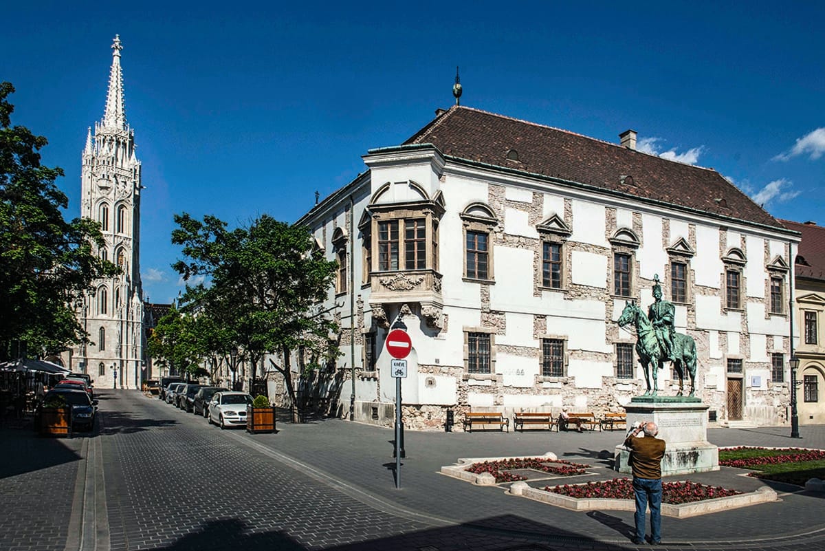 Matolcsyék borozót nyitnak a várban