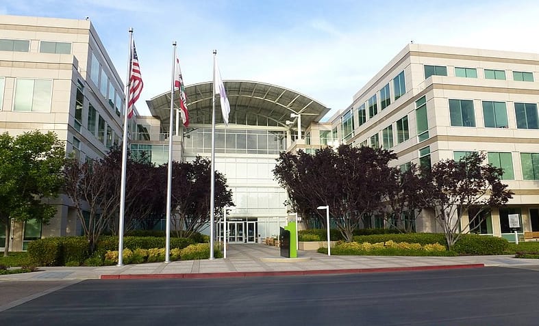 100 milliárd dollár: csak úgy dönti a pénzt az Apple egy fontos területre