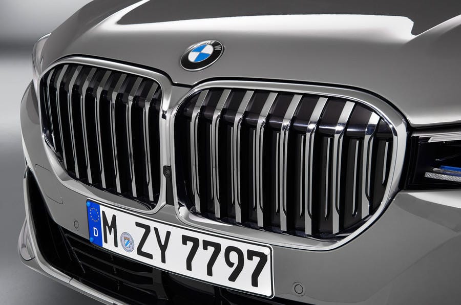 Kínában rálicitáltak a 7-es BMW hatalmas hűtőrácsára is
