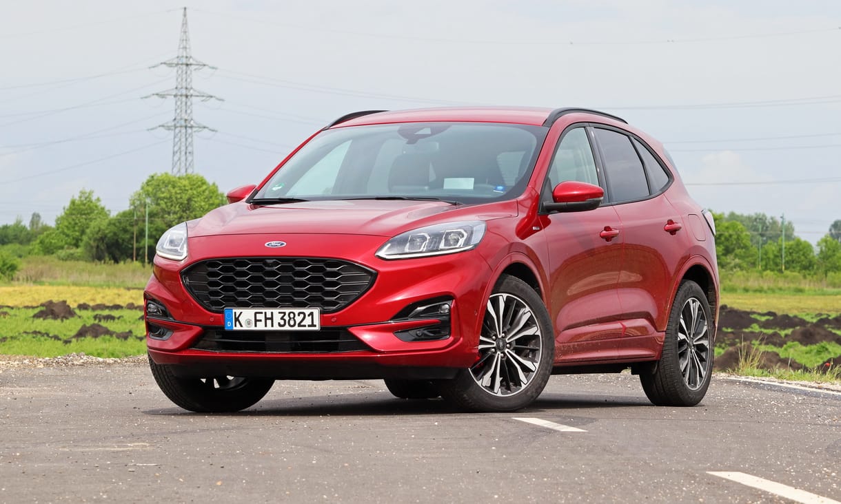 Nem kell a konnektor: teszten a normál hibrid új Ford Kuga