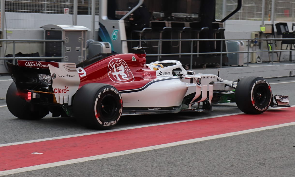 Fotógaléria: megnéztük az idén először egymásnak feszülő új F1-autókat